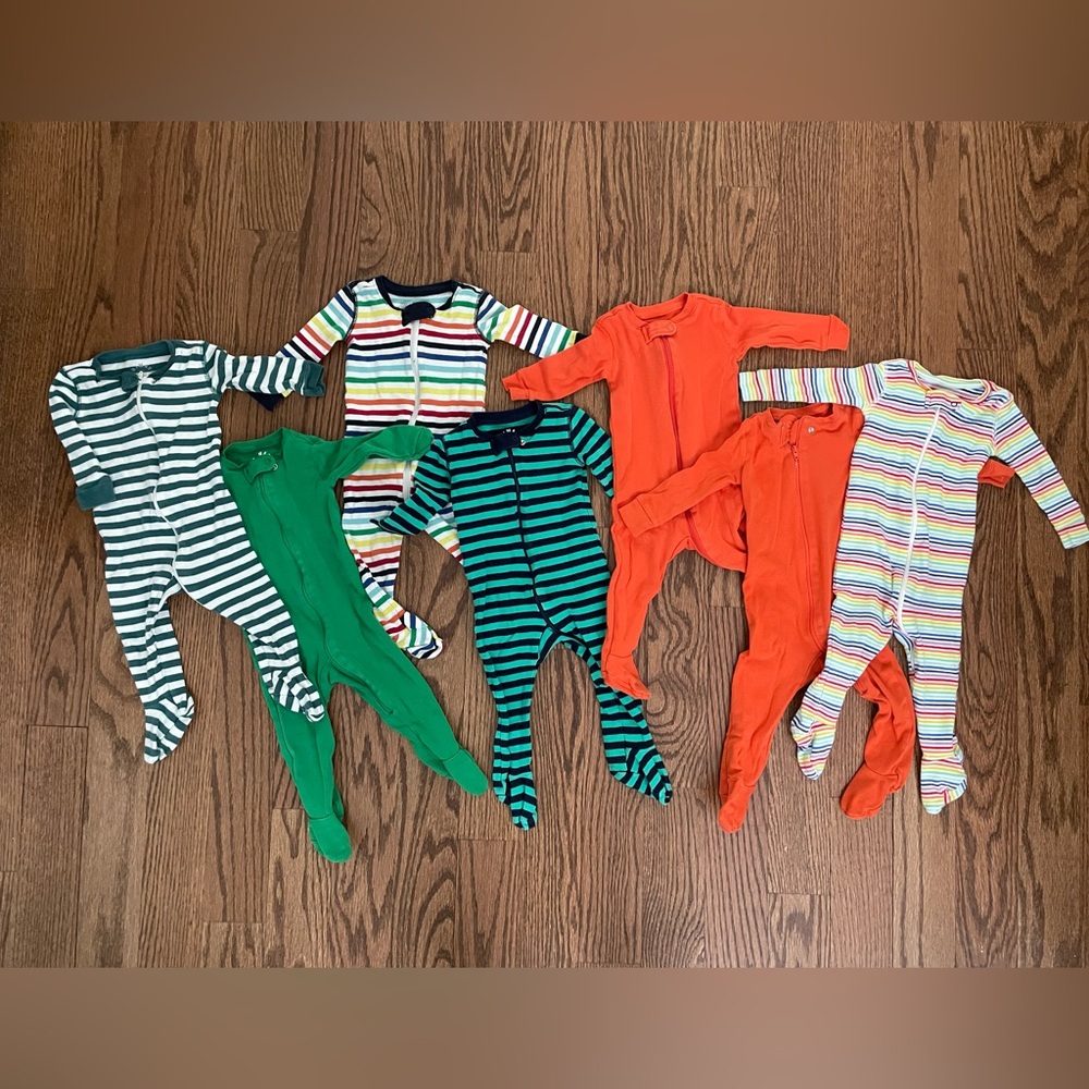 Lot of 7 Primary footies, 6-9M